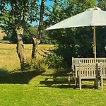 Vakantiehuis Artist's With Field Views On Mon *