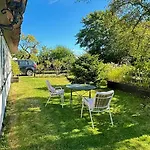 Artist's With Field Views On Mon *